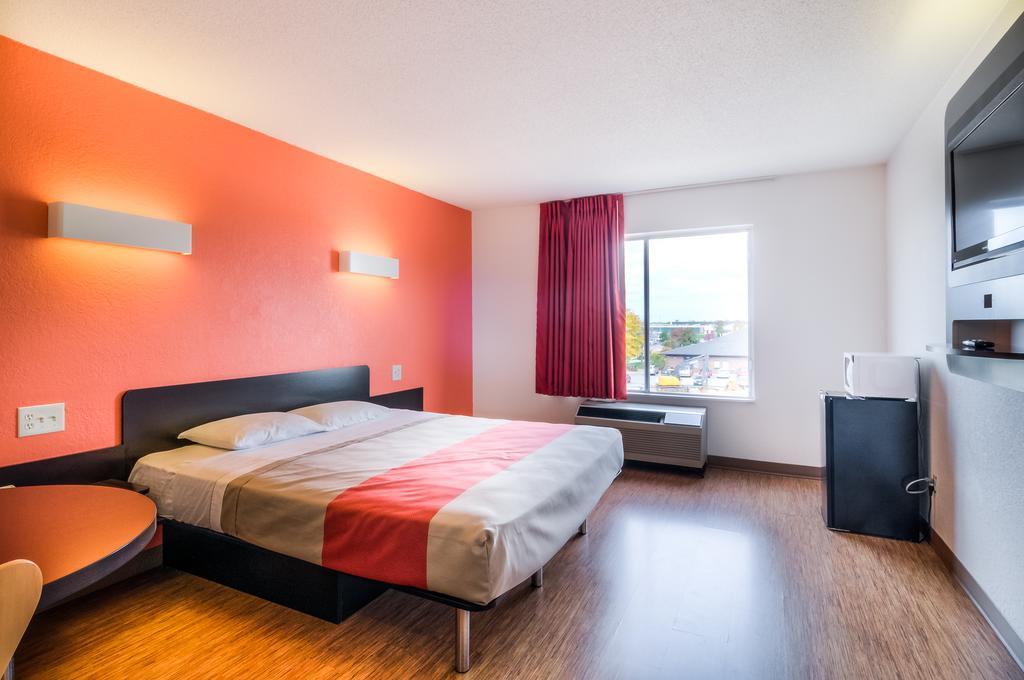 Motel 6 Normal Room photo