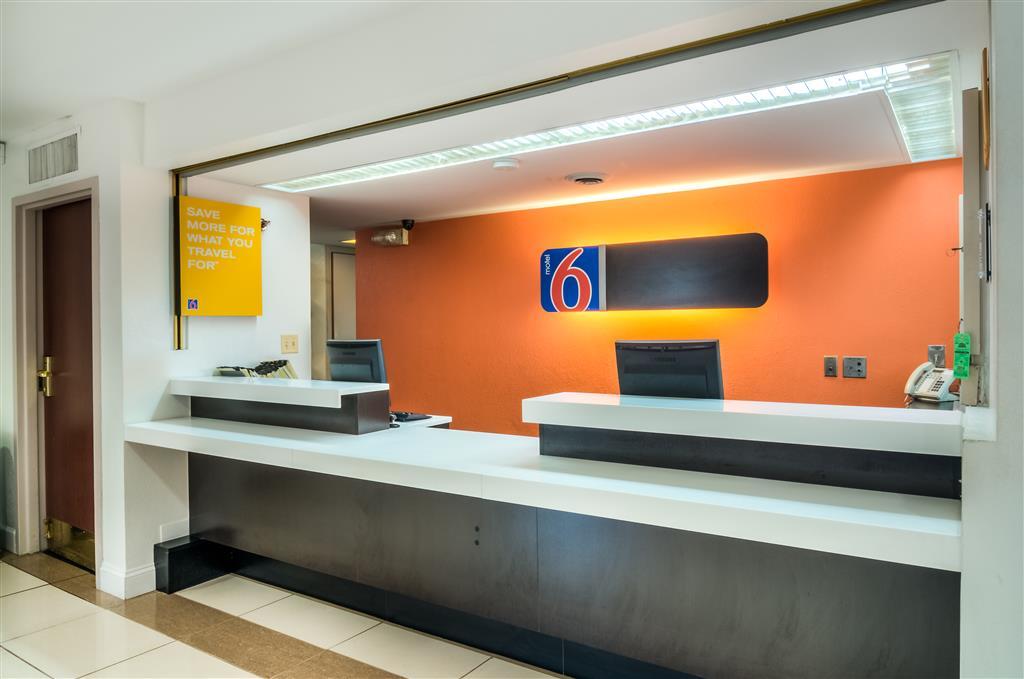 Motel 6 Normal Interior photo